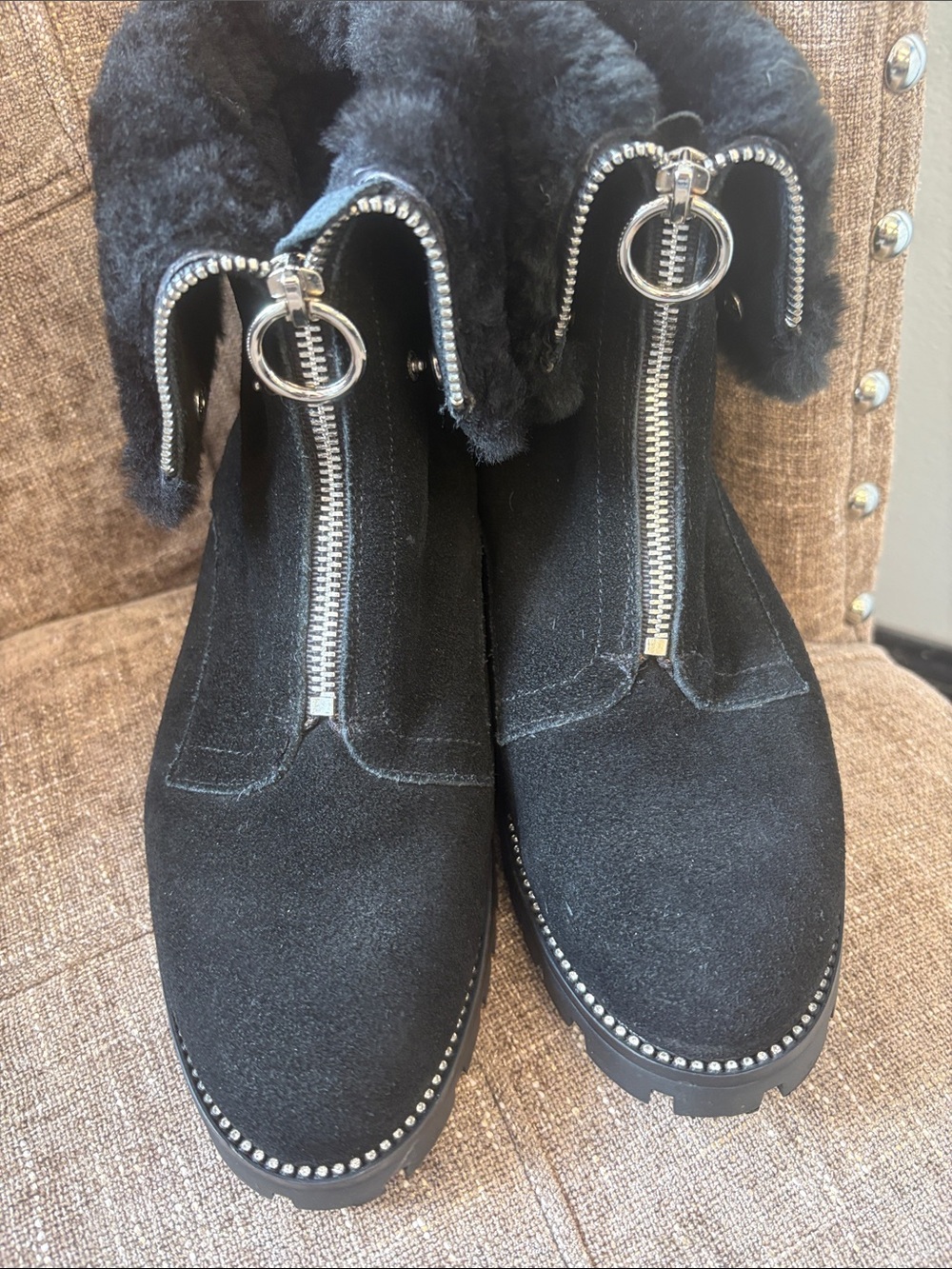 NWOT UGG ankle boots